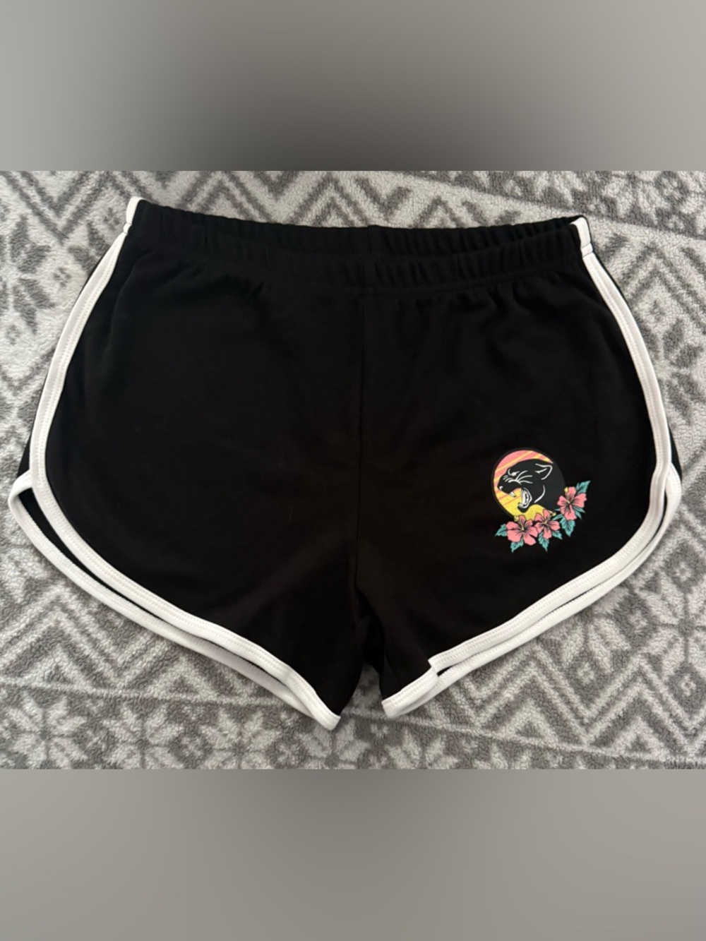 Taking Back Sunday Woman’s Shorts with elastic waist